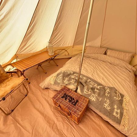 Bell Tent 4M And 7M Fossewold Cotswold Camping Moreton-in-Marsh Eksteriør bilde