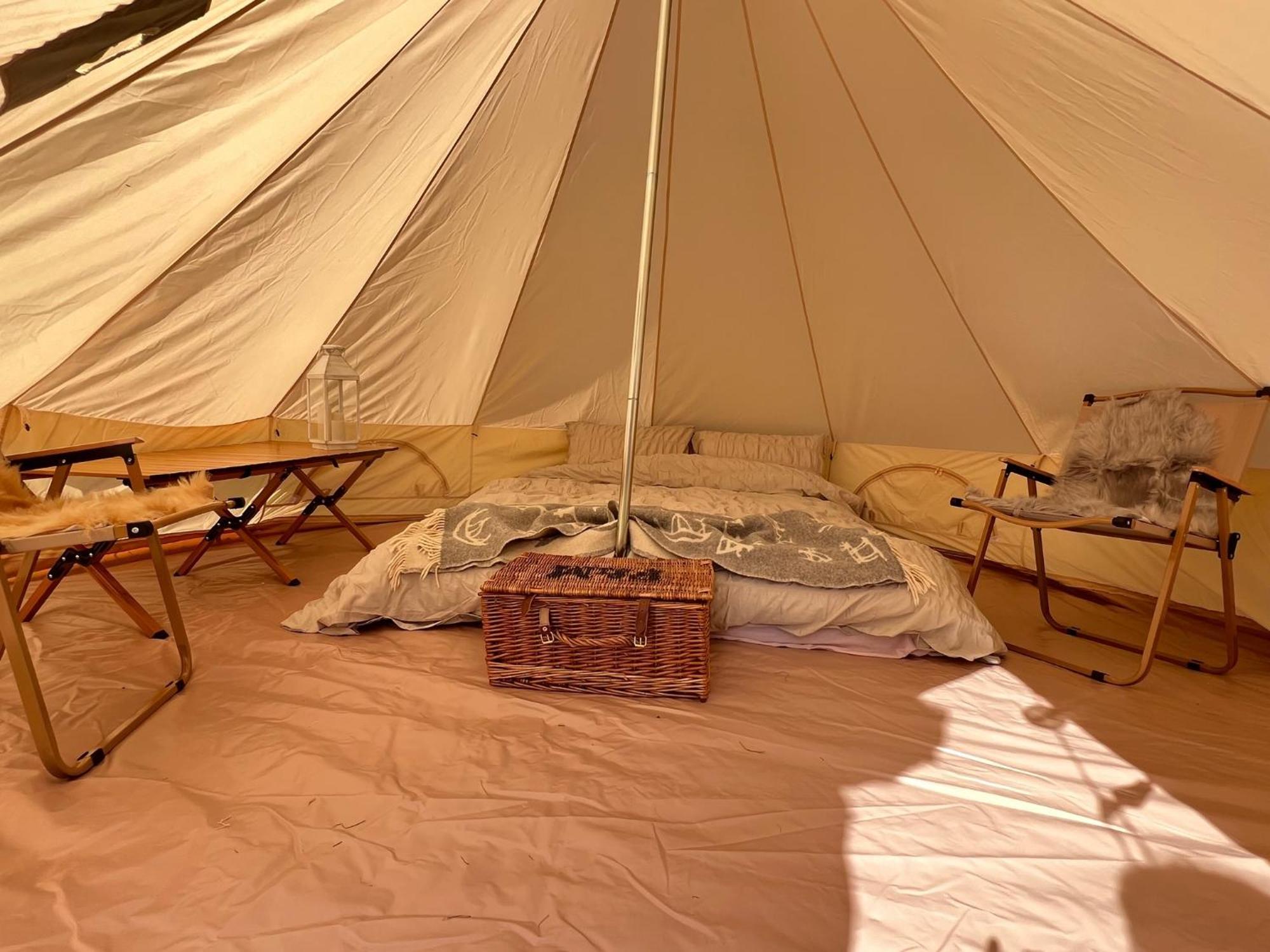 Bell Tent 4M And 7M Fossewold Cotswold Camping Moreton-in-Marsh Eksteriør bilde