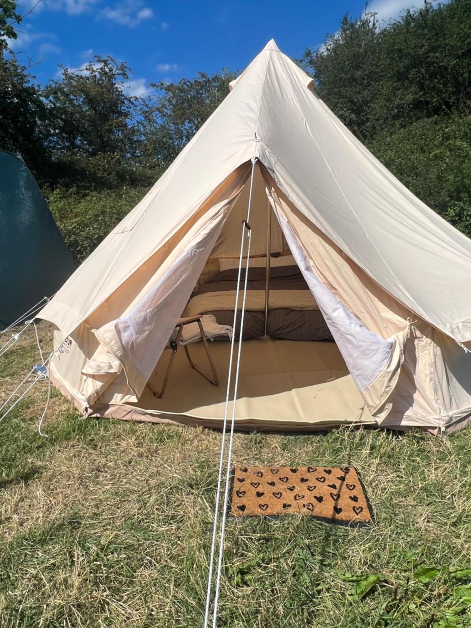 Bell Tent 4M And 7M Fossewold Cotswold Camping Moreton-in-Marsh Eksteriør bilde
