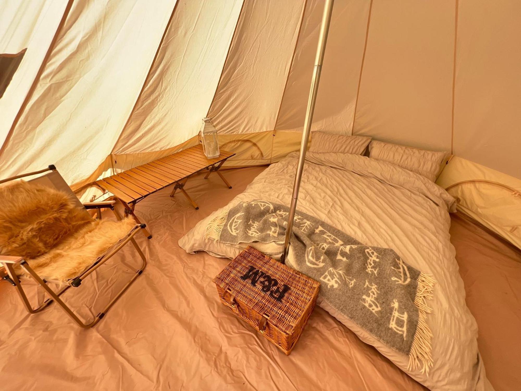 Bell Tent 4M And 7M Fossewold Cotswold Camping Moreton-in-Marsh Eksteriør bilde