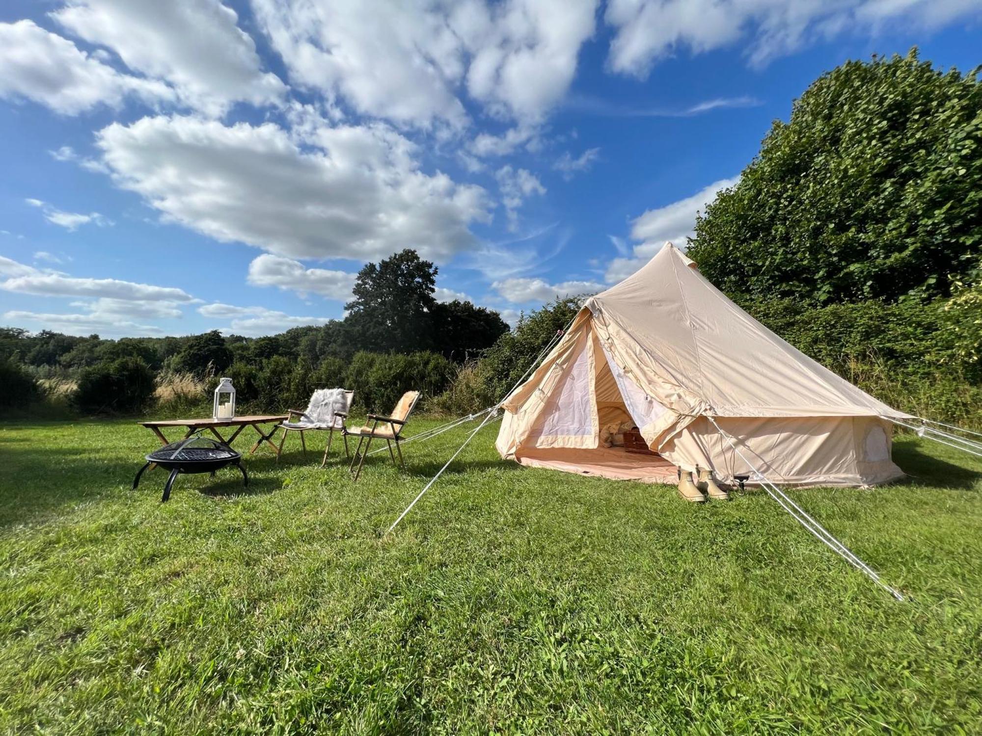 Bell Tent 4M And 7M Fossewold Cotswold Camping Moreton-in-Marsh Eksteriør bilde